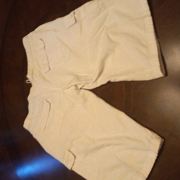 Shorts - Picture 2 of 3